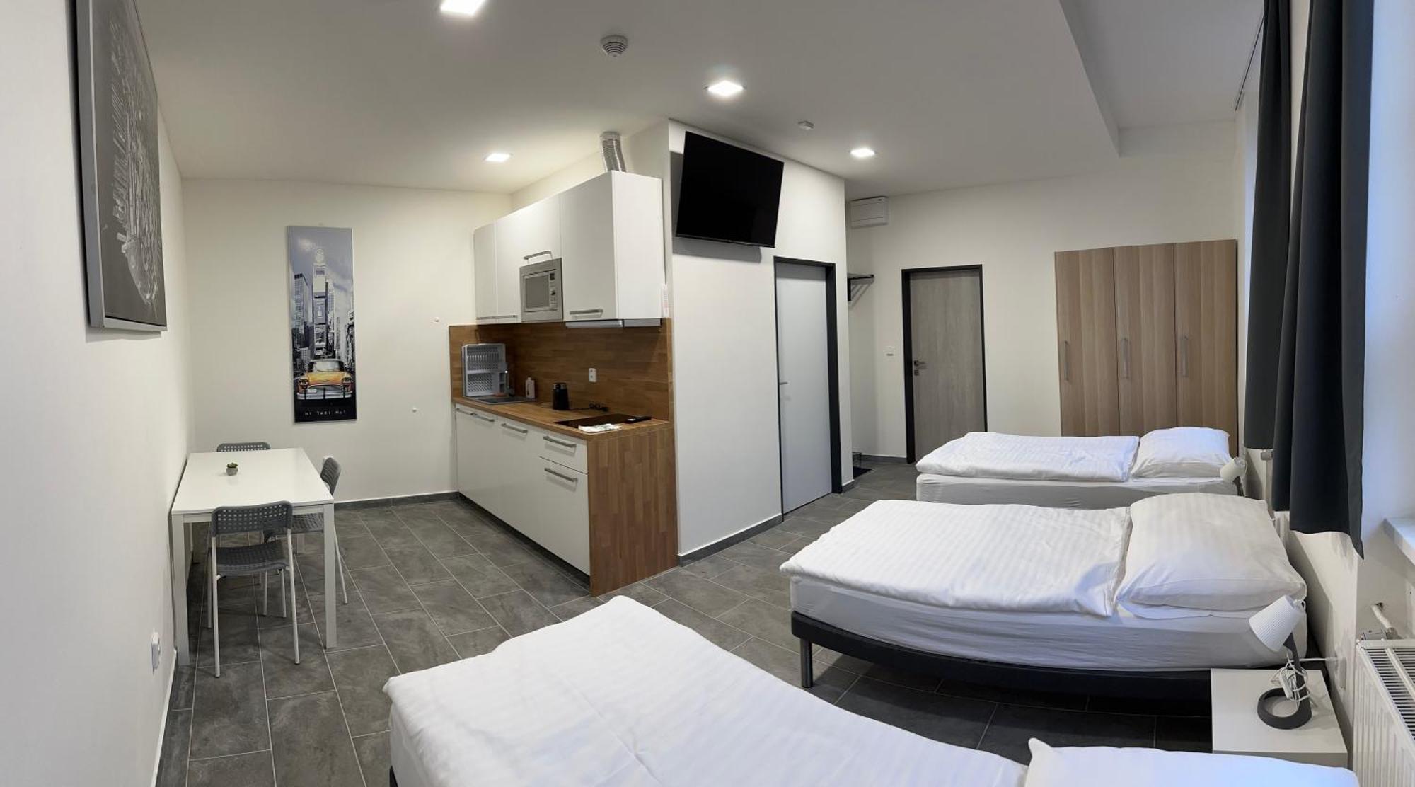 Hangar Aparthotel Mosnov